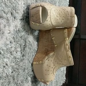 Cath Jean nude wedges